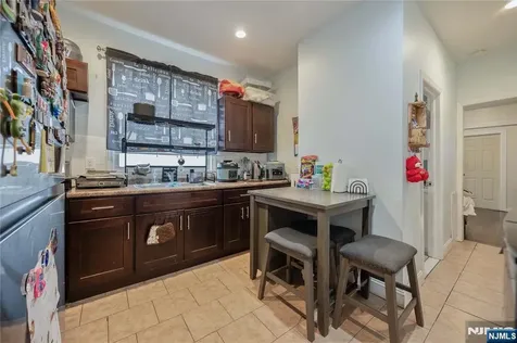196 Windsor Street Kearny NJ 07032