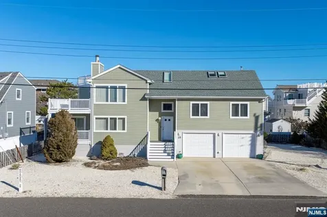 25 W Bayberry Drive Beach Haven NJ 08008