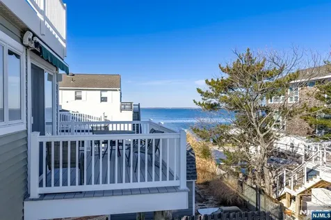 25 W Bayberry Drive Beach Haven NJ 08008