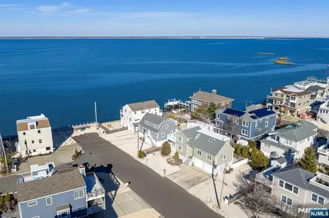 25 W Bayberry Drive Beach Haven NJ 08008