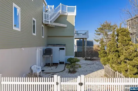 25 W Bayberry Drive Beach Haven NJ 08008