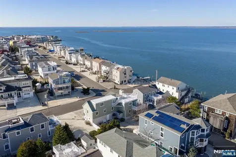 25 W Bayberry Drive Beach Haven NJ 08008