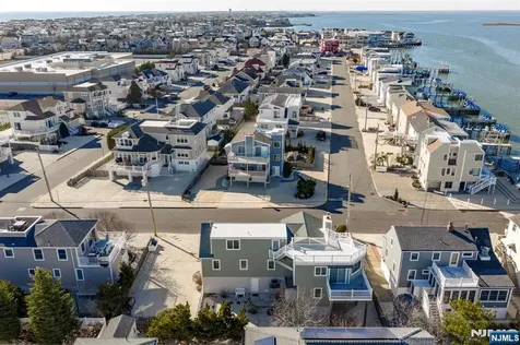 25 W Bayberry Drive Beach Haven NJ 08008