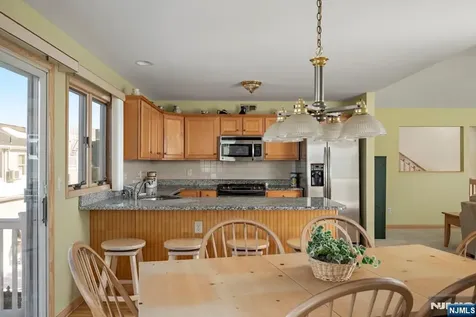 25 W Bayberry Drive Beach Haven NJ 08008