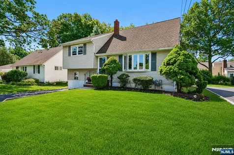10 Whitman Street Bloomfield NJ 07003