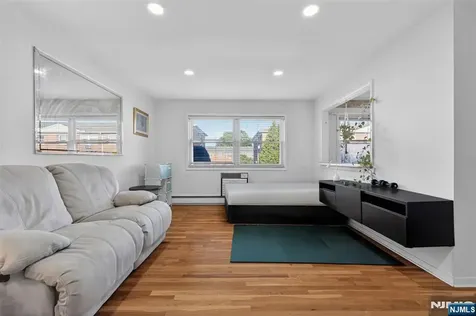 34 Knox Terrace Wayne NJ 07470