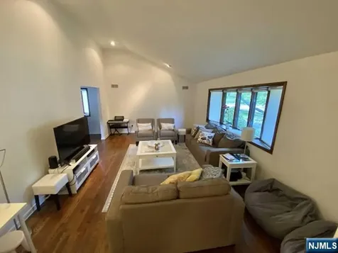 212 Delmar Avenue Glen Rock NJ 07452