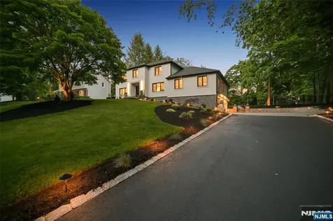 36 Ivy Place Wayne NJ 07470