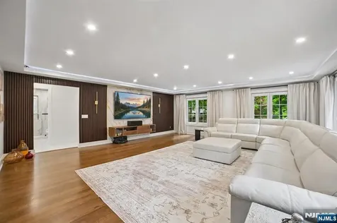36 Ivy Place Wayne NJ 07470