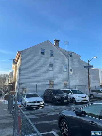 195 Walnut Street Newark NJ 07105