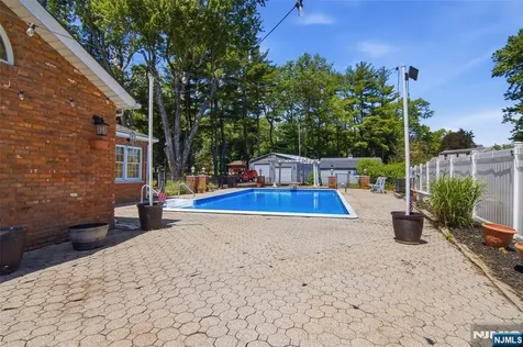 1252 Ringwood Avenue Pompton Lakes NJ 07442