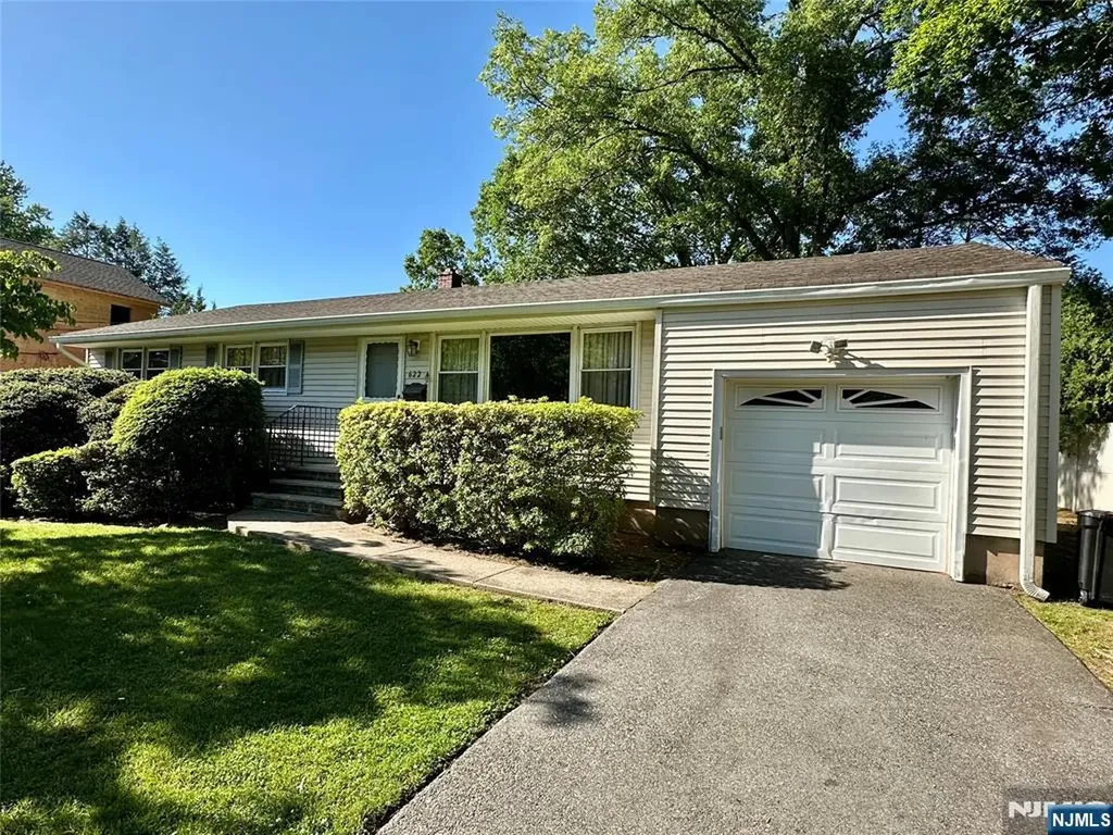 622 Valley Court Twp Of Washington NJ 07676