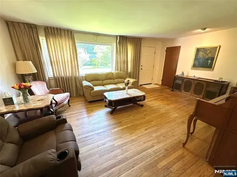 622 Valley Court Twp Of Washington NJ 07676