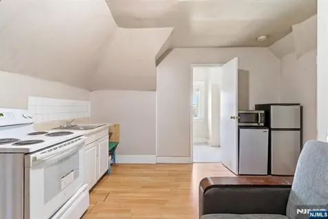 3 Winthrop Terrace East Orange NJ 07018