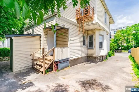 3 Winthrop Terrace East Orange NJ 07018