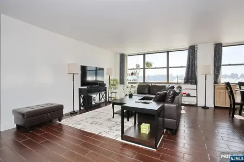 7004 Boulevard E Guttenberg NJ 07093