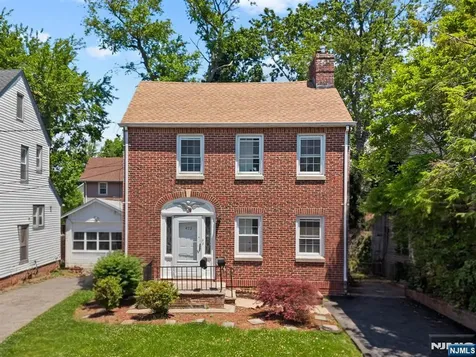 493 Beverly Road Teaneck NJ 07666