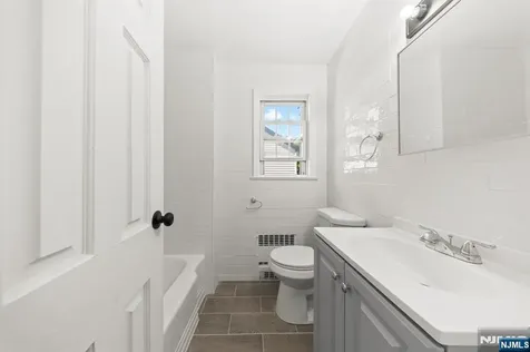 493 Beverly Road Teaneck NJ 07666