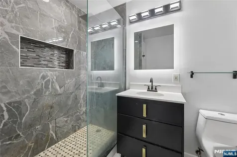 399 11th Street Palisades Park NJ 07650