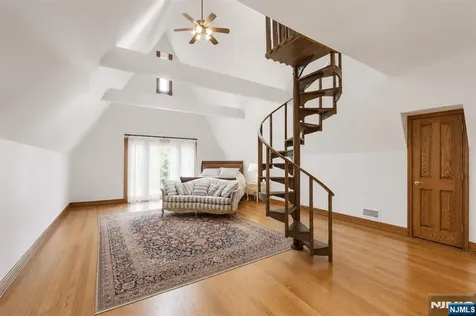 1 Cherokee Court Sparta NJ 07871
