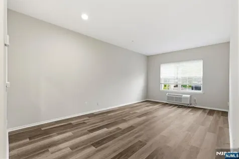 1208 Richmond West Milford NJ 07480