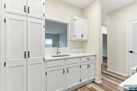 1208 Richmond West Milford NJ 07480