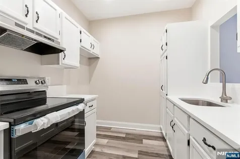 1208 Richmond West Milford NJ 07480