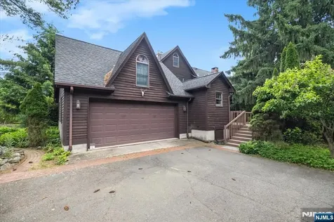 148 Spring Valley Road Montvale NJ 07645