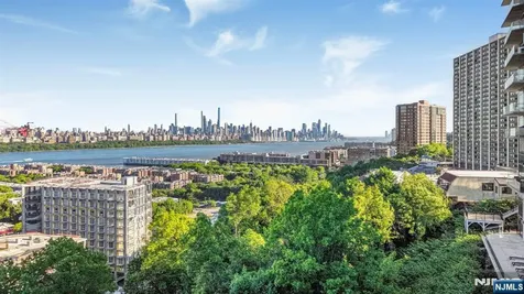 320 Adolphus Avenue Cliffside Park NJ 07010