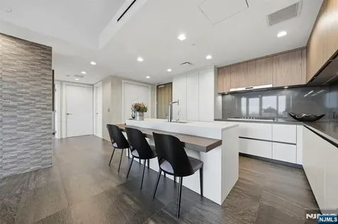 320 Adolphus Avenue Cliffside Park NJ 07010