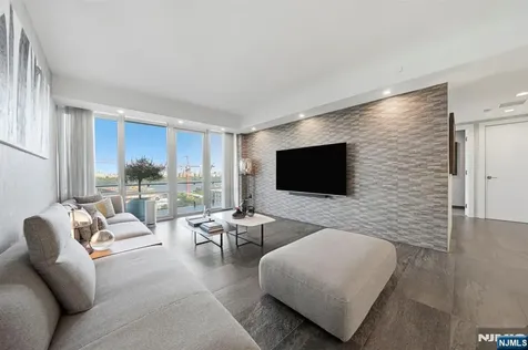 320 Adolphus Avenue Cliffside Park NJ 07010