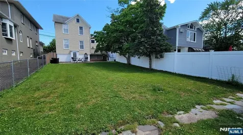 609 Chase Avenue Lyndhurst NJ 07071