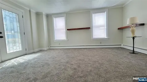609 Chase Avenue Lyndhurst NJ 07071