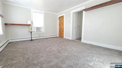 609 Chase Avenue Lyndhurst NJ 07071