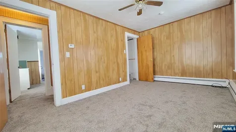 609 Chase Avenue Lyndhurst NJ 07071