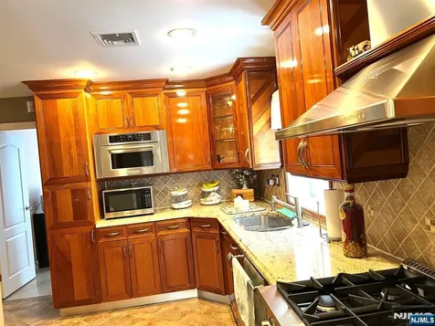 256 Teaneck Road Ridgefield Park NJ 07660