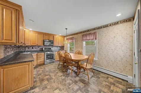 788 Belmont Avenue North Haledon NJ 07508