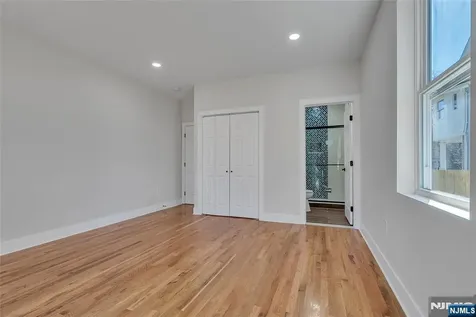 249 Hillside Leonia NJ 07605