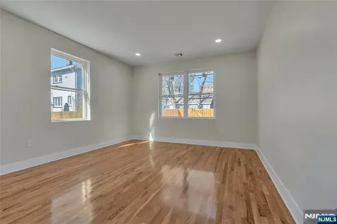 249 Hillside Leonia NJ 07605