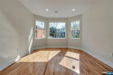 249 Hillside Leonia NJ 07605