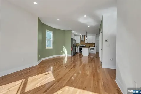 249 Hillside Leonia NJ 07605