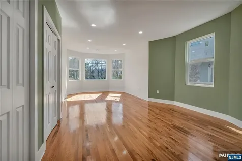 249 Hillside Leonia NJ 07605