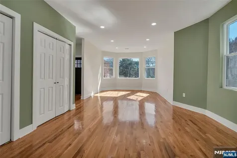 249 Hillside Leonia NJ 07605