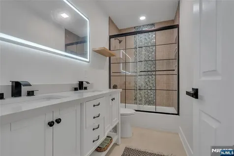 249 Hillside Leonia NJ 07605