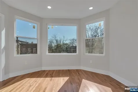 249 Hillside Leonia NJ 07605