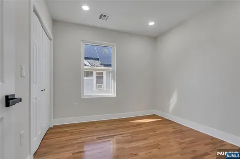 249 Hillside Leonia NJ 07605