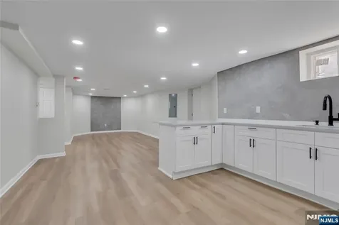 249 Hillside Leonia NJ 07605