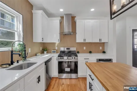 249 Hillside Leonia NJ 07605