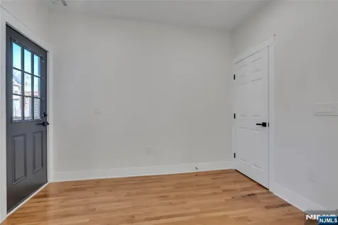 249 Hillside Leonia NJ 07605