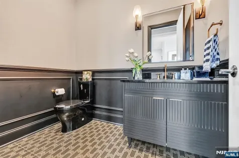 37 Glenfair Road Glen Rock NJ 07452